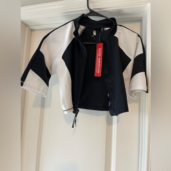 NWT Good American Performance Dual Life Zip Crop Top black/white size 3 - Picture 9 of 12